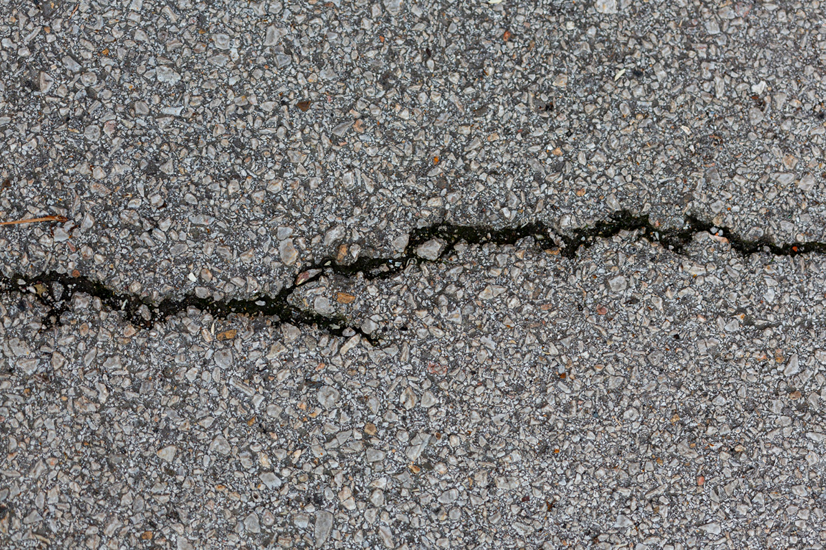 How to Conduct Crack Repair Properly