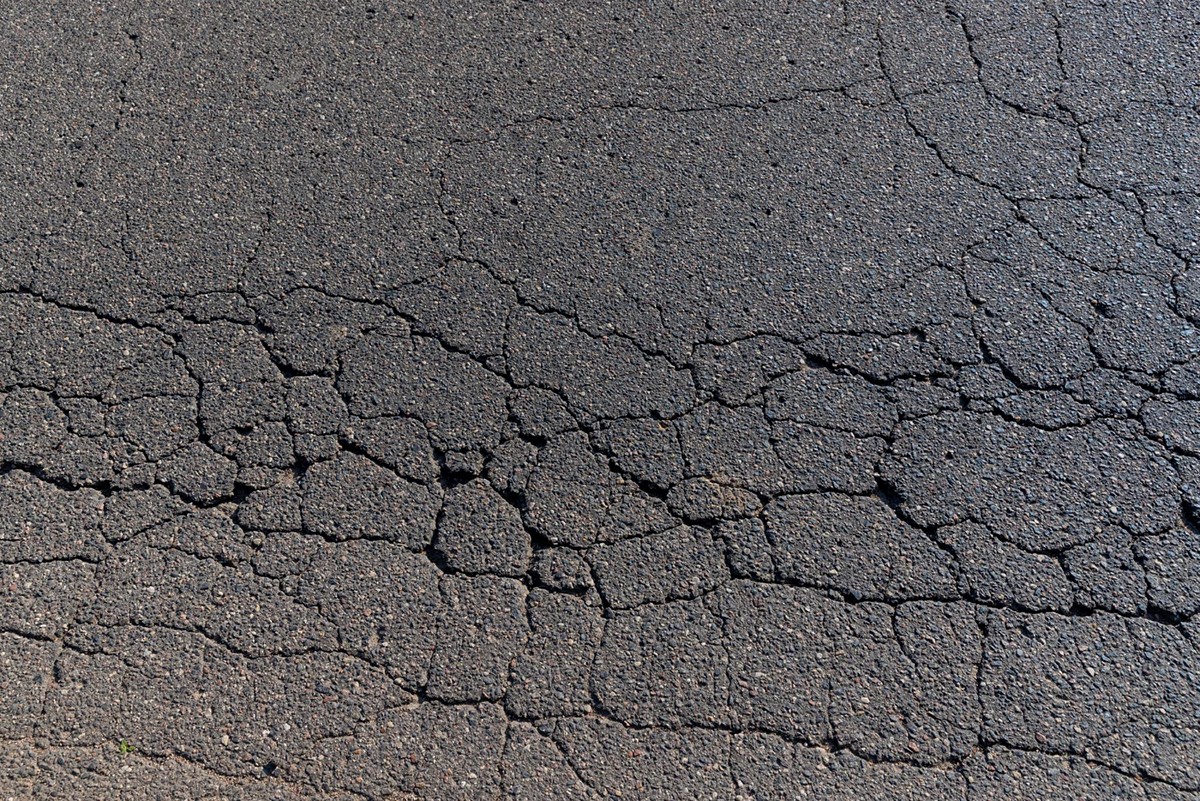 The Best Methods in Repairing Asphalt Cracks