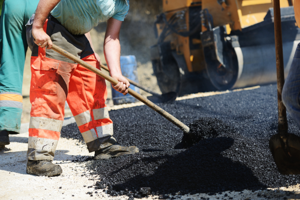 Choosing the Right Asphalt Pothole Patching Tools