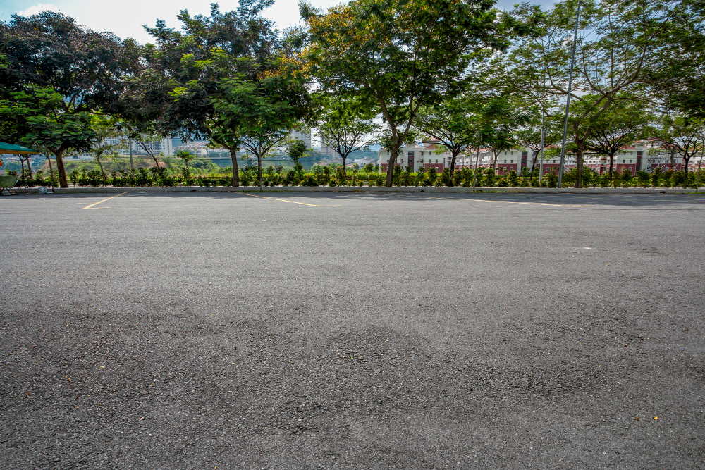 Unveiling the Advantages of Asphalt Over Concrete