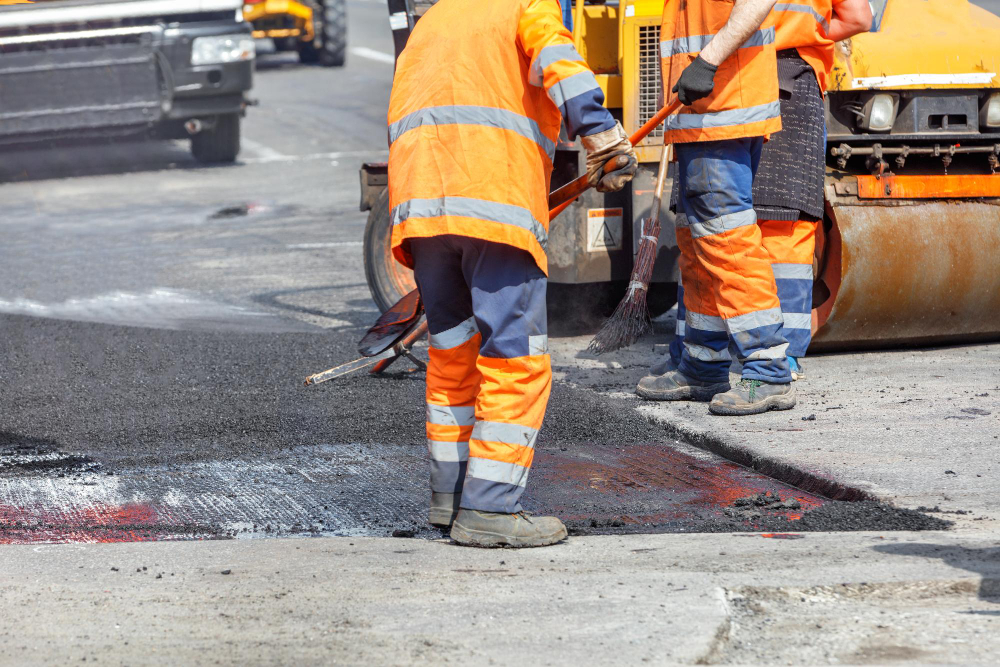 Why Hire a Professional Asphalt Contractor?