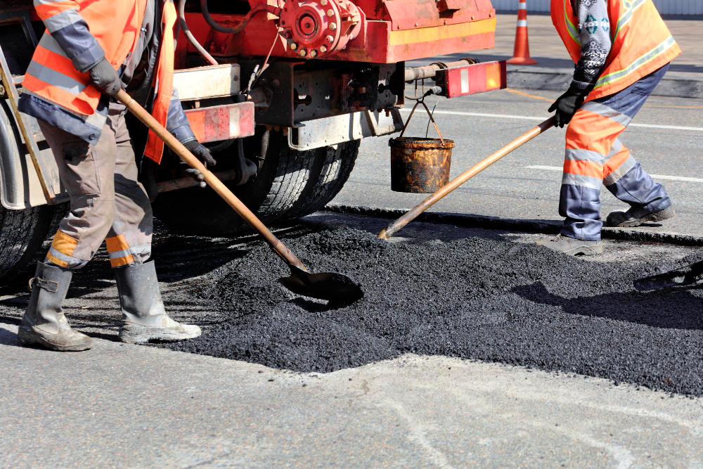 What to Look for When Considering Asphalt Repair or Repaving