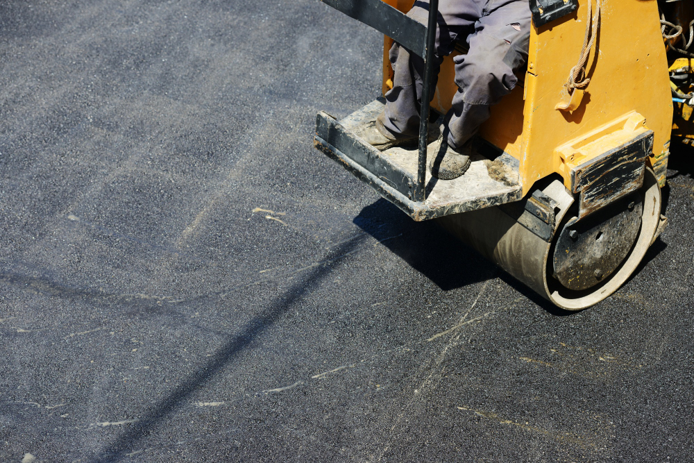 The Difference Between Asphalt Milling and Resurfacing