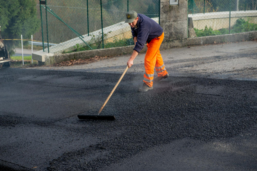 The Principles of Asphalt Sealcoating