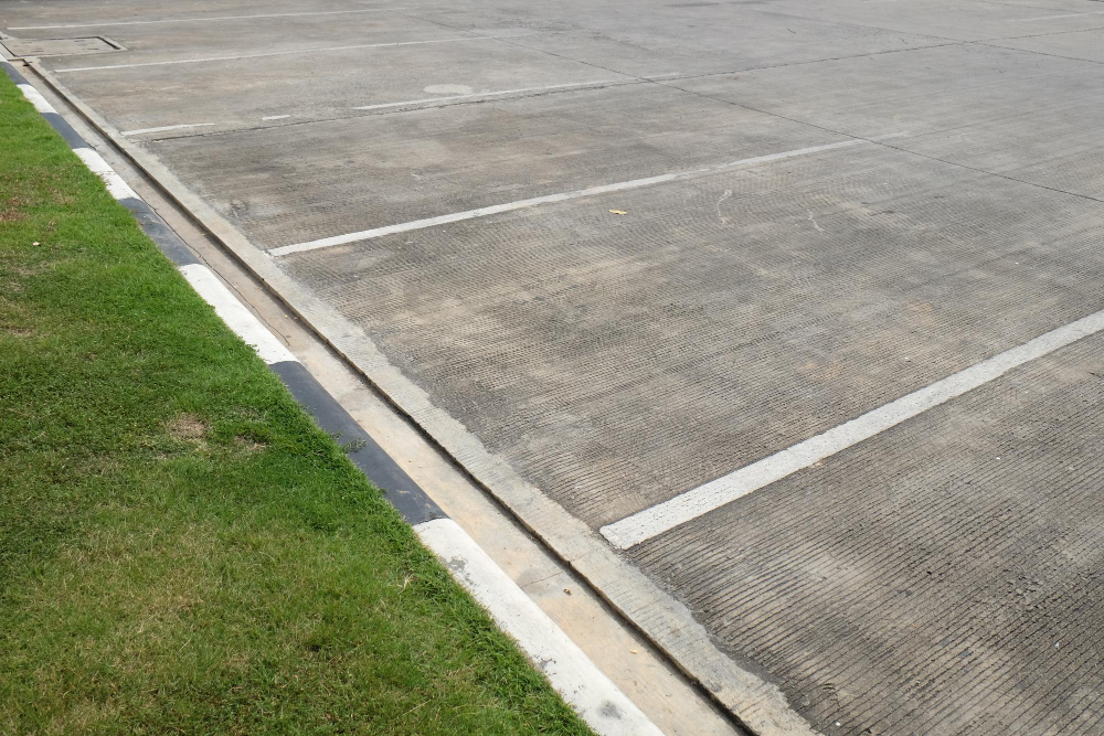 Why Choosing the Right Parking Lot Striping Company Matters