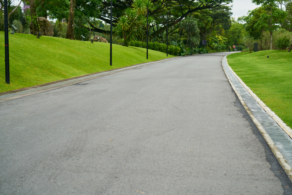 Asphalt vs Concrete: Which Paving Material is Right for Your Project?