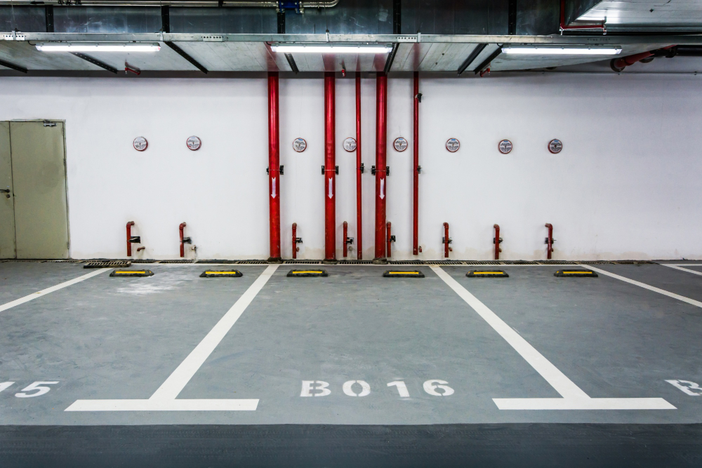 Weather's Impact on Parking Lot Striping: A Lake County Guide