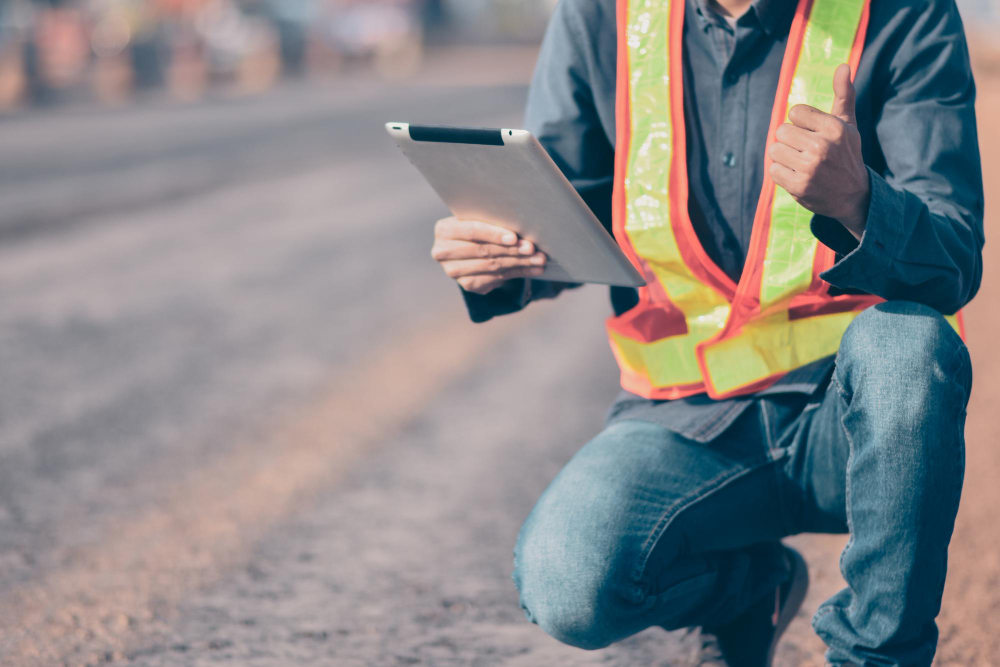 Is Your Parking Lot Scaring Customers? The Truth About Sealcoating