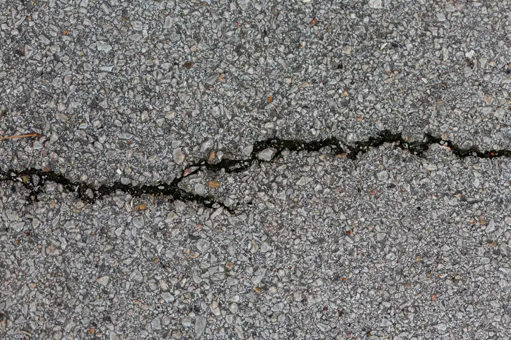 How to Conduct Crack Repair Properly