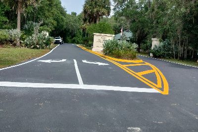 Asphalt pavement painting